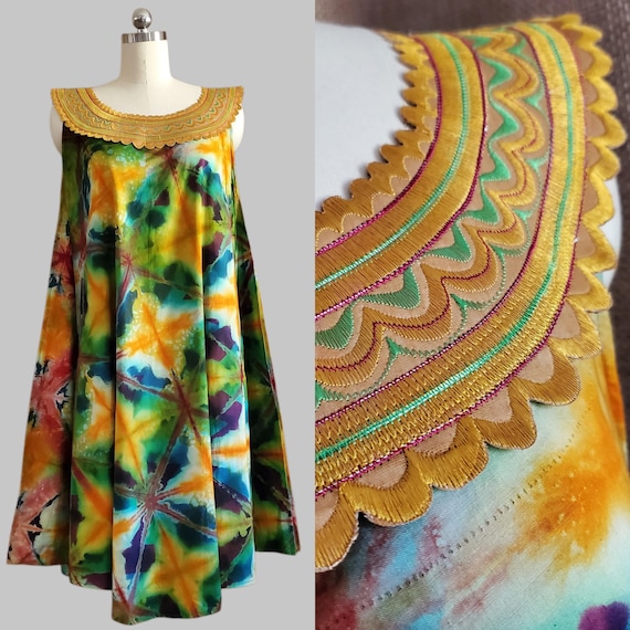 Vintage Tie Dye Dress with Beautiful Embroidered Collar - Tent Dress - Beach Cover-up - Women's Vintage Size