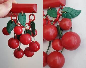 Iconic 1940s Bakelite Dangling Cherry Cluster Brooch Pin - 40s Jewelry - 40s Accessories - Pinup Jewelry