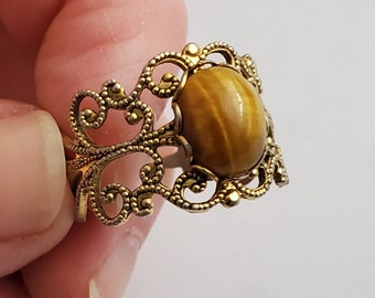 1970s Filigree Tiger's Eye Ring - Adjustable - u0s Jewelry - Vintage Accessories