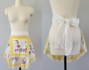 1950s Handkerchief Apron - Vintage Kitchen Decor - 50s Home Decor