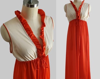 1970's Gaymode Nightgown - 70s Lingerie 70's - Loungewear - Women's Vintage Size Large