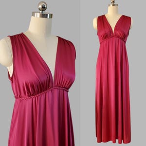 1970s Greek Goddess Nightgown in Burgundy - 70s Lingerie - 70s Women's Vintage Size Medium/Large
