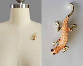 1960s Enamel Gekko Brooch Pin with Red Glass Eyes - Vintage Jewelry - Vintage Accessories