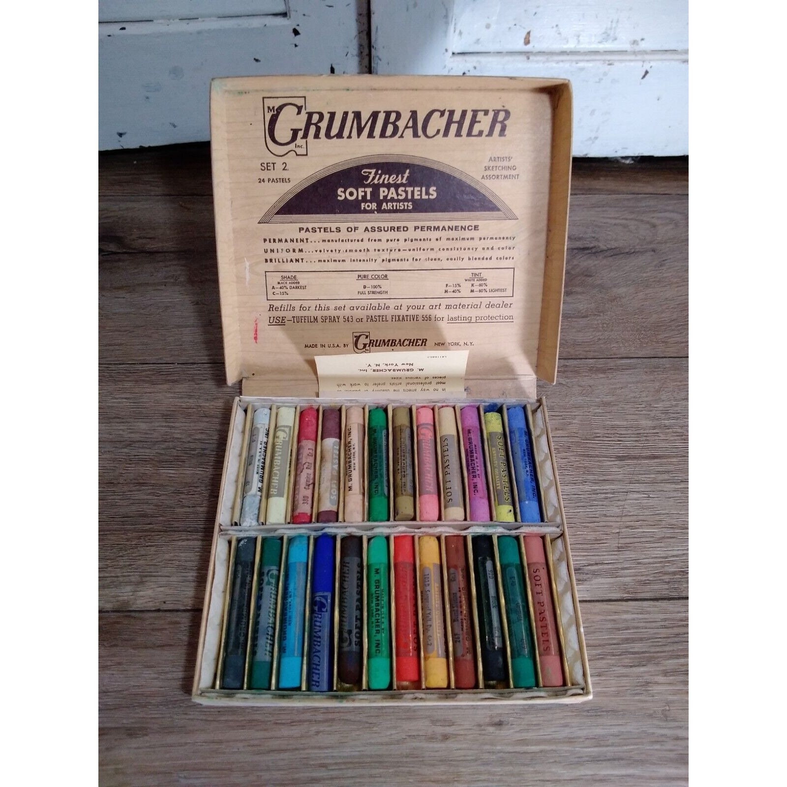 Vintage Grumbacher Soft Pastels Set 24 Pieces Vintage Pastel Set 