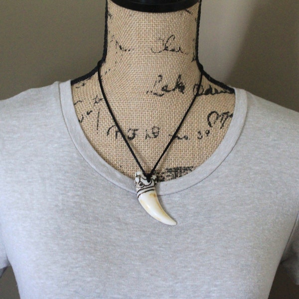 Collier w/pendentif, collier pendentif en résine Lion Horn Tusk, collier pendentif homme