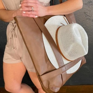 Hat Carrier Tote Bag- Faux Leather Large Capacity Tote.