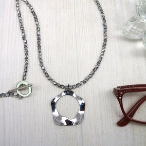 Wavy Circle Pendant Beaded Glasses Chain, Eyeglasses Holder, Eyeglass Loop Necklace, Reading Glasses Holder, Sunglasses Lanyard for Women