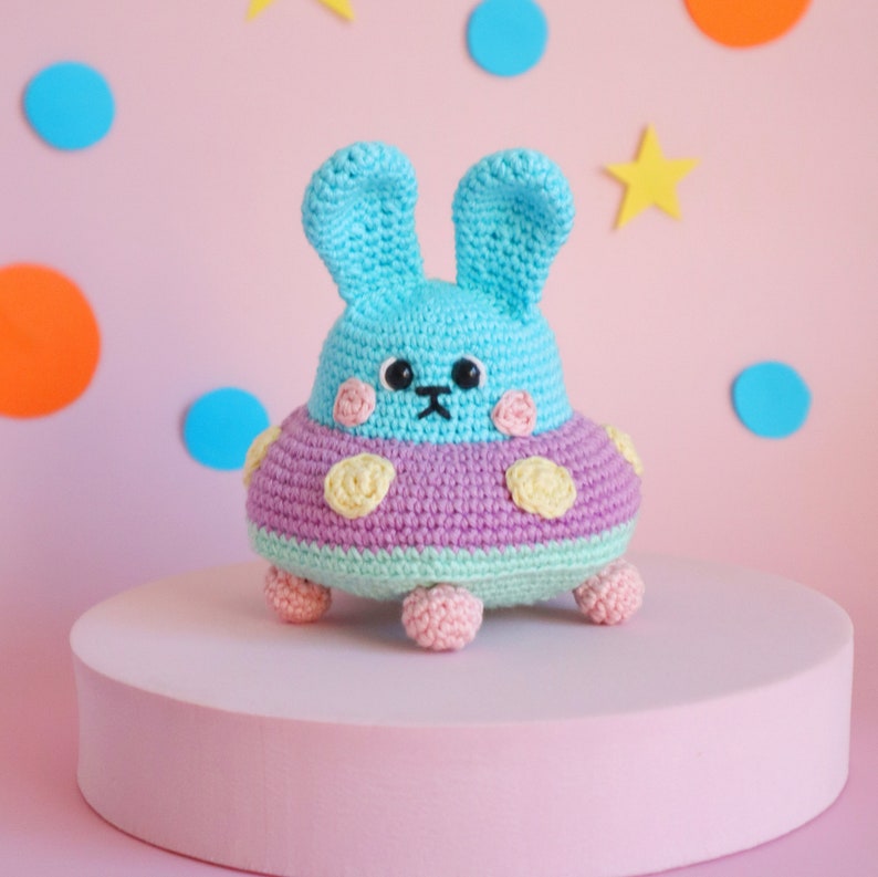 PATTERN Delta the Spaceship Bunny amigurumi crochet pattern image 1