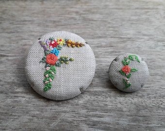 Set of 2 hand embroidery brooch , initial embroidery brooch , floral embroidery brooch / pin , letter F , fabric brooch, flower embroidery