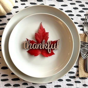 Mots en bois | Cadre pour marque-place | LOT DE 4 | Décoration de table | Mots reconnaissants, joyeux Noël, reconnaissants, bénis et personnalisés !