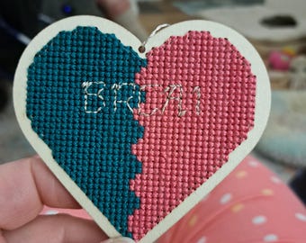 Punto de cruz con corazón BRCA1/Concientización sobre el cáncer de mama