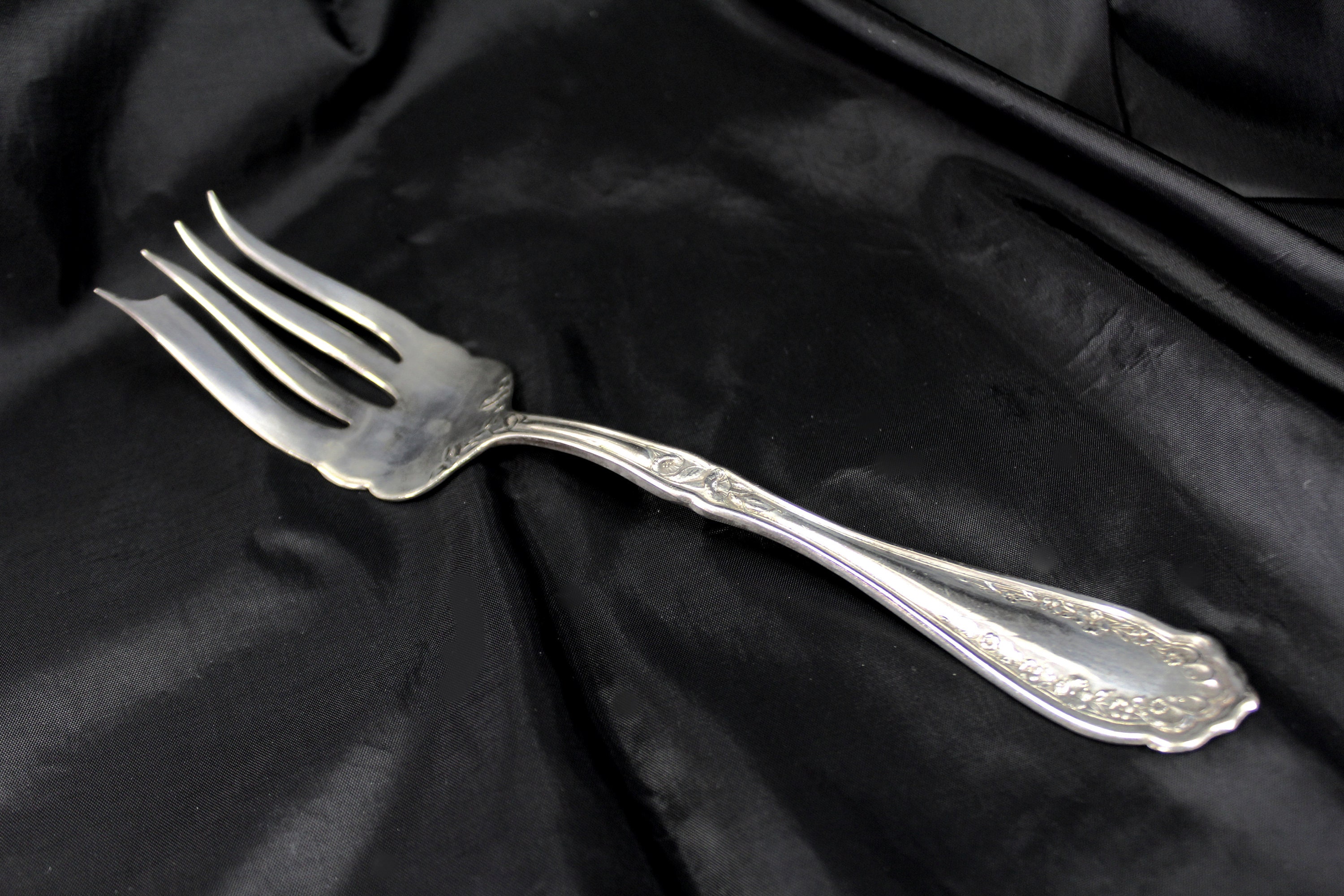 Extra coin silver shop plate spoon