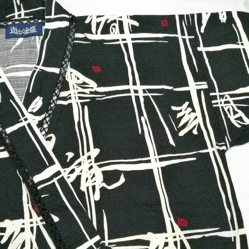 Japanese Traditional Haori Kimono Kanji characters artwork size M Awesome