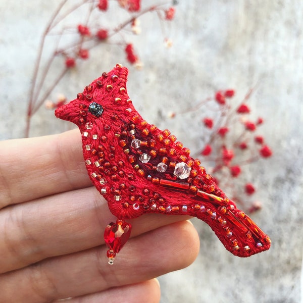 Small Cardinal Bird - Male Cardinal brooch - Beaded bird brooch - Red Cardinal bird - Red Bird Brooch - Embroidered brooch - Male Cardinal