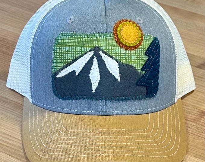 Big Mountain Green Sky Baseball Hat / Trucker Hat