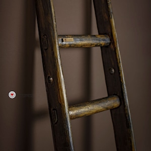 Escalera de madera maciza con acabado "Old Factory" - Escalera de madera con acabado "Old Factory" - échelle avec finish "Old Factory"