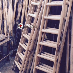 Wood ladder for climb and home decor in solid chestnut wood finished in natural style