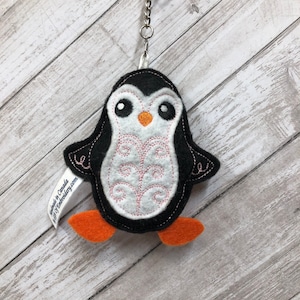 Penguin stuffed keychain - Felt key ring - Personalized embroidered keychain - Gift for penguin lovers  - Mothers day gift