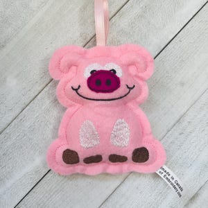 Felt Pig Holiday Ornament: Personalized Stuffed Animal Decoration