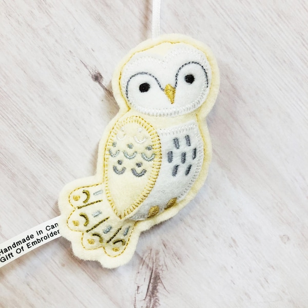 Winter Owl Ornament - Embroidered felt stuffed decoration - Personalized gift - Gift for owl lovers - Holiday ornament - Mothers day gift