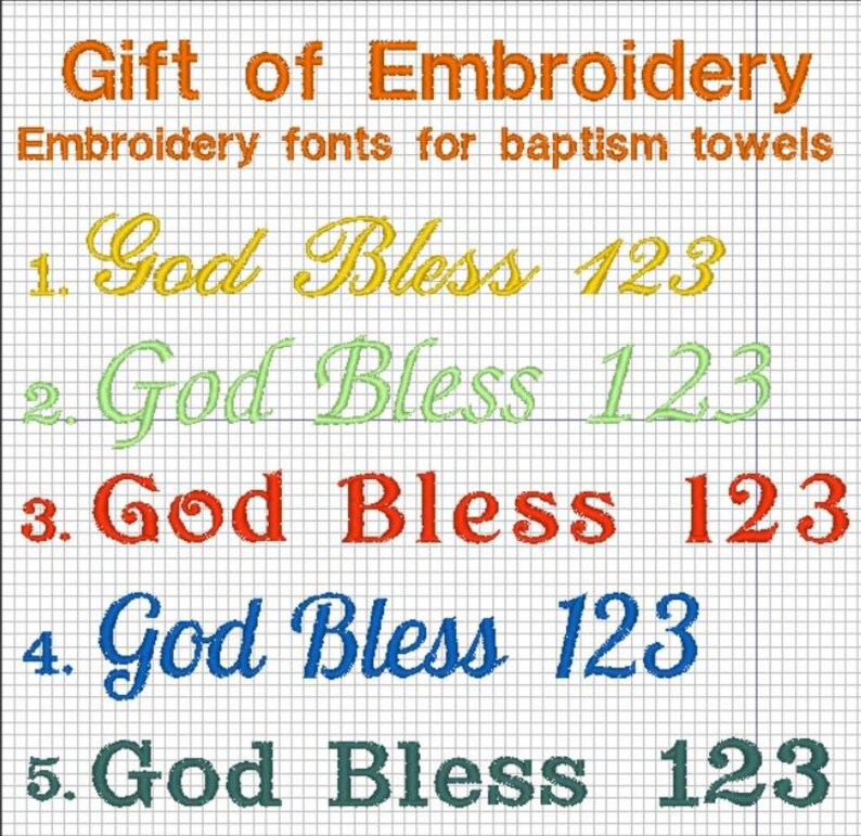 Puede incluir: Imagen que muestra fuentes de bordado para toallas de bautizo. El texto "Gift of Embroidery" est&aacute; en naranja. Se muestran cinco estilos de fuente diferentes de "God Bless 123" en amarillo, verde, rojo, azul y verde oscuro.