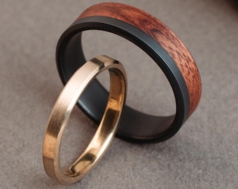 Nature matching wood rings set - Black titanium with mopane wood and a simple bronze handcrafted with forest essence.