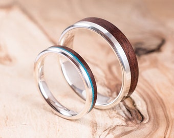 Pareja de alianzas de plata y madera de Palosanto con incrustación de Crisocola. Anillo de bodas, anillo de compromiso.