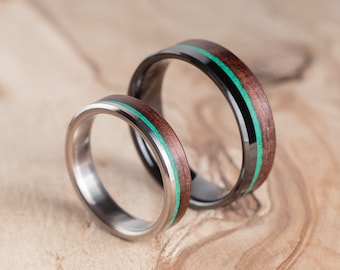 Couple titanium and Rosewood wedding ring. Couple engagement ring. Wedding ring set. Titanium alliances.