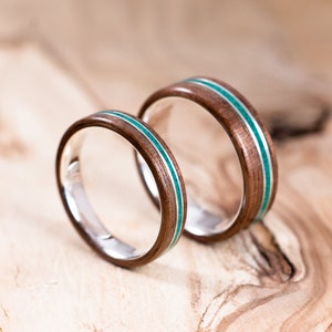 Silver and Walnut Ring with Malachite Inlay. Boho Wedding Ring, Engagement Ring. Sterling Silver Ring