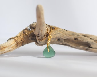 Green sea glass necklace | Handmade recycled jewellery | stainless steel