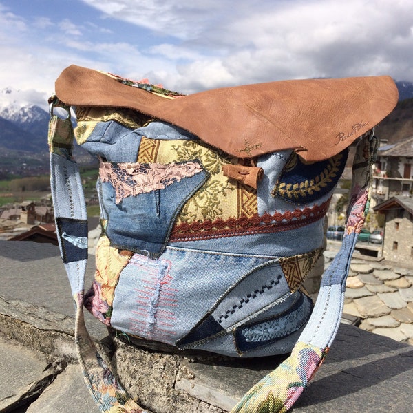 Recycling-Denim-Tasche, recyclinged Jeans, Schulter-und Umhängetasche, Patchwork-Stoffe, echtes Leder, Taschen und Details, Passamaneria, handgefertigt, Tasche