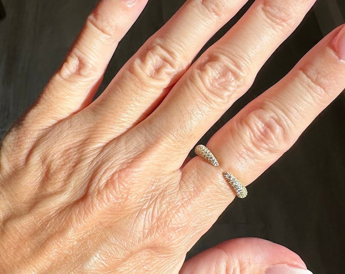 Open Claw Ring