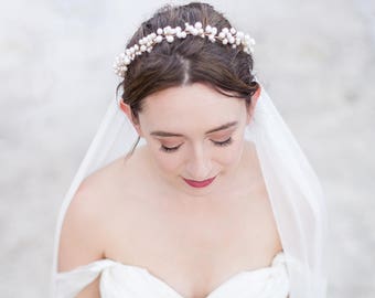 Pearl Cluster Hair Garland | Delicate Gold Bridal Hair Vine | Handmade Hair Jewelry for Modern, Romantic Brides | Elegant Bridal Style