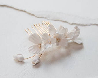 White Floral Hair Comb | bridal wedding accessories with delicate off white florals