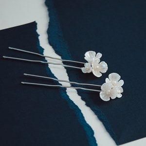 Ivory Flower Hair Pins: Freshwater Pearl Bridal Hairpiece (Set of 2)