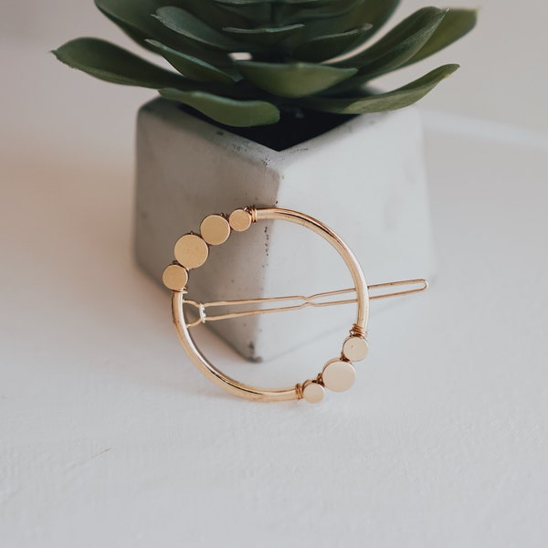CIRCE | Minimalist Dainty Hollow Round Hair Clip in Gold and Silver | Cluster of Circles | Modern Bridal Barrette
