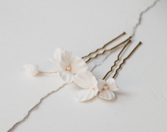 White Floral Hair Pins (Set of 2) | delicate off white flowers with a tiny flower bud