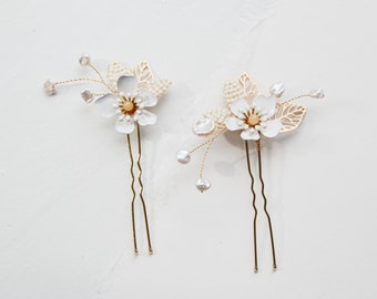 White Enamel Floral Hair Pins | flower and garden inspired wedding accessories made by hand with love