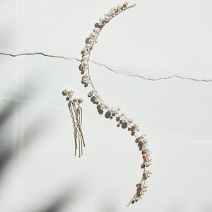 Scattered Pearl Hair Vine | gold tone hair garland with clusters of round freshwater pearls
