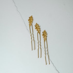 Mini Gold Oak Leaf Hair Pins Set of 3 Woodland Inspired Branch and Leaf Wedding Hair Accessories image 4