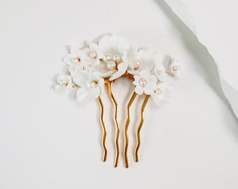 Mini Bouquet Hair Comb | whimsical bridal hair clip featuring white polymer clay flowers and freshwater pearls