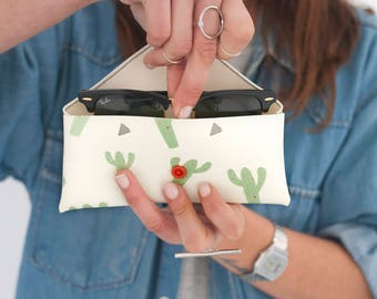 sunglasses case, cactus print, glasses case, eyeglasses case, eyeglasses case holder, Black Friday, Christmas gift, girl gift.