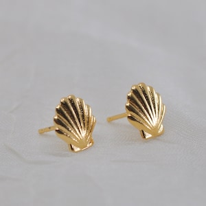 Shell studs, scalloped shell, tiny shell studs, shell jewelry, mermaid studs, shell studs, minimalist studs, seashell earrings