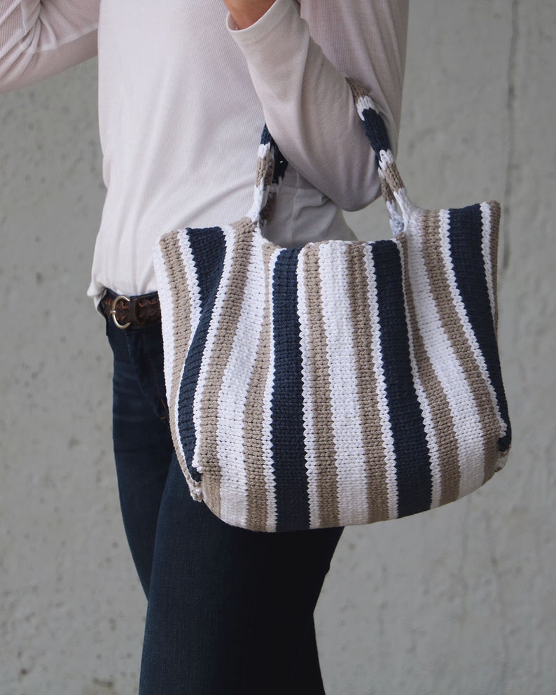 Stockinette Stripe Tote Knitting Pattern PDF instant digital download image 1