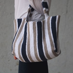 Stockinette Stripe Tote Knitting Pattern PDF instant digital download image 3