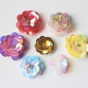 Pailletten Perlen Blütenblätter Blume Applikation kleine Blume Patch Tuch DIY Brosche Abzeichen Handwerk dekoratives Partytuch Handtasche Accessoire Handwerk Versorgung