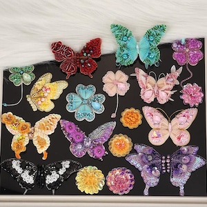 Appliqué de fleurs de trèfle et de perles de cristal : écusson de veste à coudre