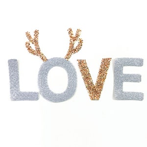 Un conjunto lentejuelas con cuentas Inglés Cartas AMOR Carta tela Parche DIY accesorios de ropa decoración tela de venta Venta