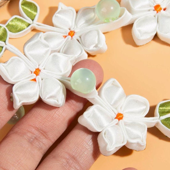 苗族手刺繍ベビーキャリア布・花文様・1980年代ヴィンテージ 苗族手刺繍ベビーキャリア布・花文様・1980年代ヴィンテージ Qipao