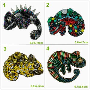 Puede incluir: Cuatro parches de camaleón de cuentas de colores, cada uno con un diseño y un esquema de colores diferente. Los parches miden aproximadamente 6,7x5,6 cm, 5,6x4,7 cm, 8,0x7,0 cm y 6,6x4,5 cm.
